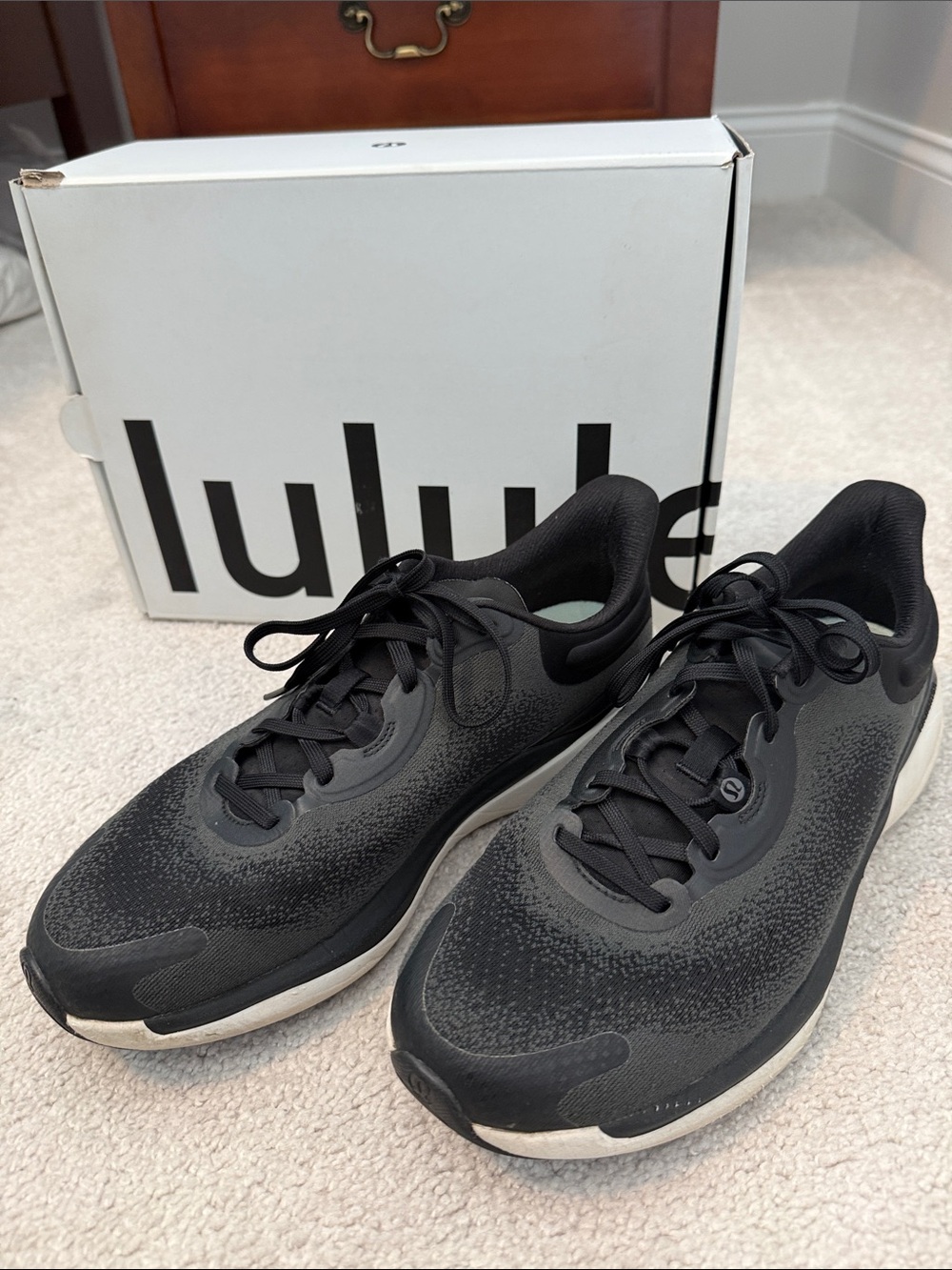 Lululemon 10 black Chargefeel sneakers 👟